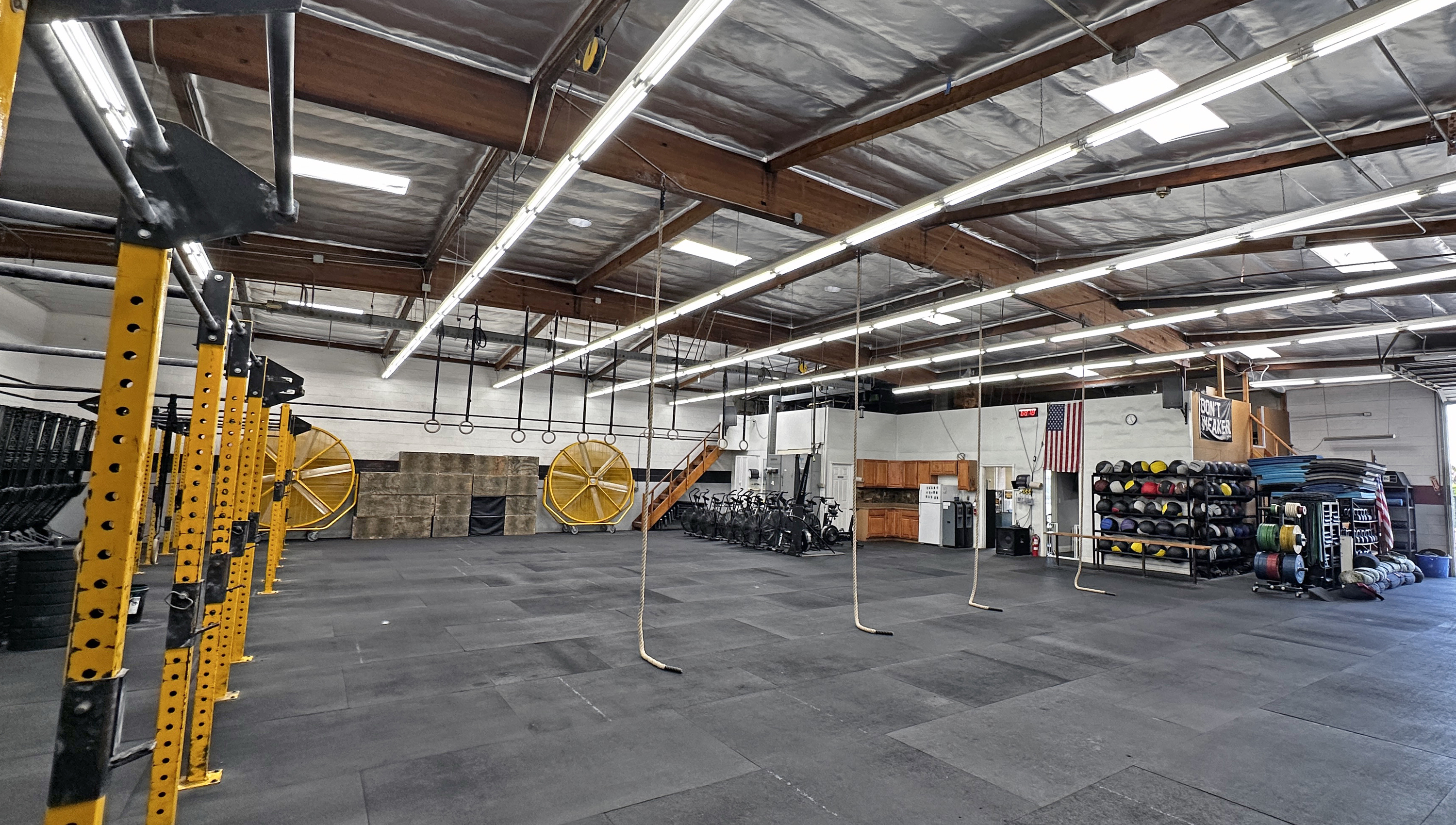 Member building stamina during a functional conditioning workout